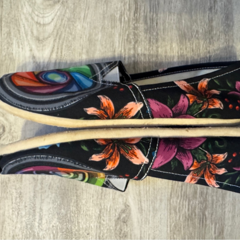 Colorful Camera Loafers - Picture 3 of 3